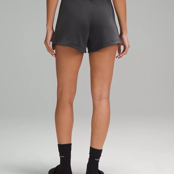 LULULEMON SOFTSTREAM KICK FLARE LADIES SHORTS 4" BLACK SIZE 10 - Picture 7 of 8